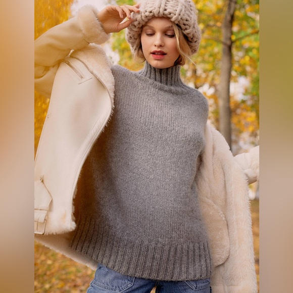 ⭐️ Urban Outfitters Gemma Cozy Gray Turtleneck Cocoon Sweater EXTRA SMALL XS - Picture 5 of 10